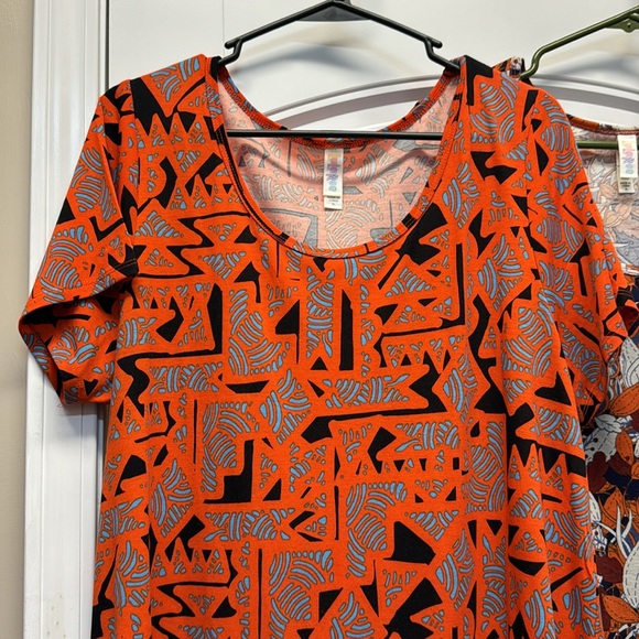 LuLaRoe Lot of 2 Classic t with orange and blue patterns size XL - Picture 4 of 6